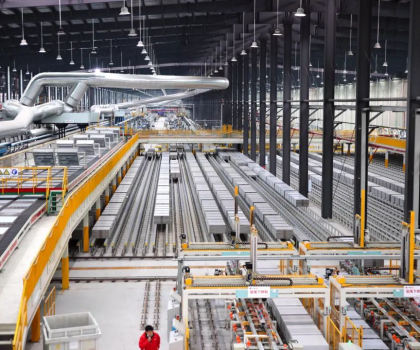 智造未來 綠色共生│東鵬重慶基地新線正式投產(chǎn)，打造建陶新質(zhì)生產(chǎn)力標(biāo)桿