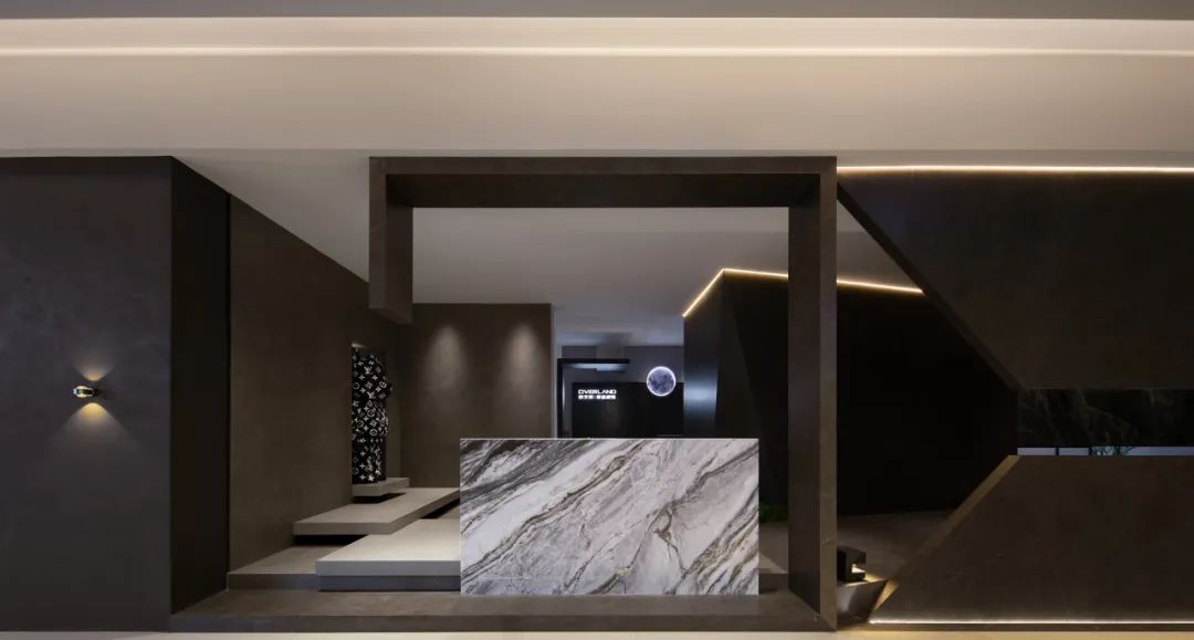 1665557952795385.jpg 戰(zhàn)略布局品牌大零售,歐文萊又一終端體驗(yàn)店盛大開業(yè)6.jpg