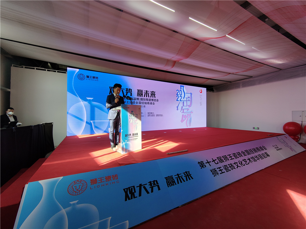 1671416107486007.jpg 主持人.jpg