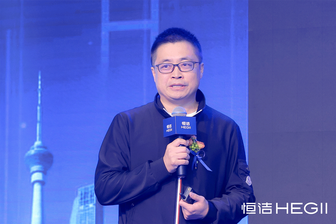 1680492889146024.gif 6、GIF:優居張院長、網易家居胡總演講照.gif