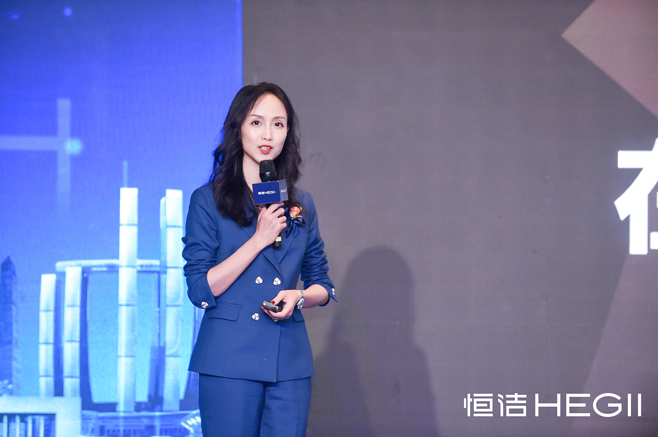 1684911700256908.gif 8、GIF優(yōu)居新聞全國(guó)總編黃小容、網(wǎng)易家居執(zhí)行主編羅會(huì)俊.gif