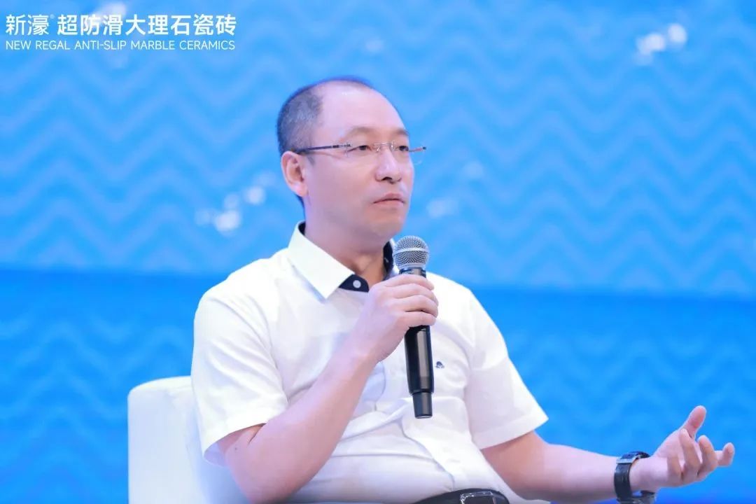 1697601845885300.jpg 新濠品牌戰(zhàn)略升級(jí)暨二代超防滑新品發(fā)布會(huì)圓滿成功!16.jpg