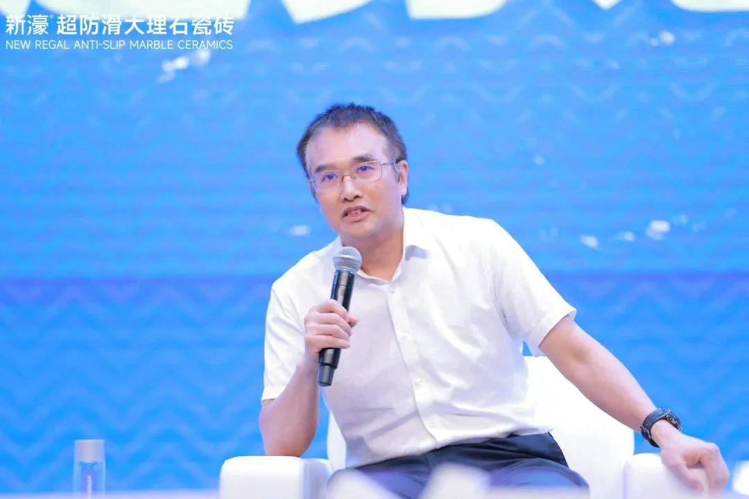 1697601885152178.jpg 新濠品牌戰(zhàn)略升級(jí)暨二代超防滑新品發(fā)布會(huì)圓滿成功!18.jpg