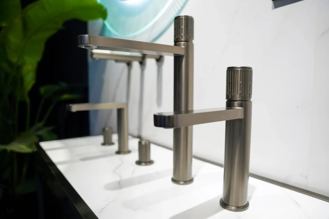 1711674759230992.jpg 德國COSO衛浴驚艷亮相上海國際酒店展3.jpg