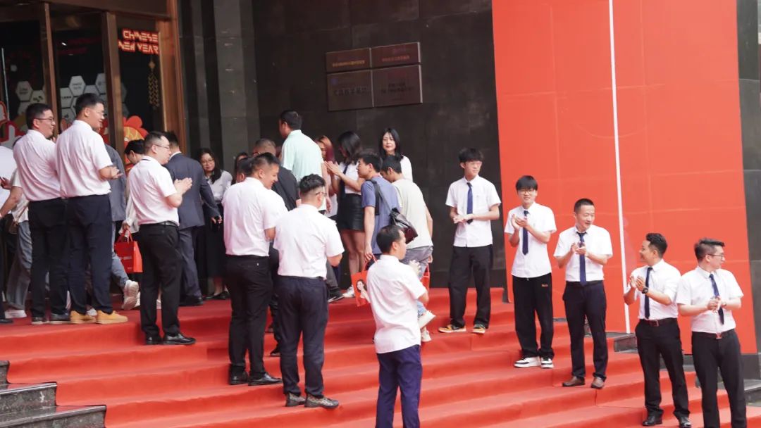 1713402835494417.jpg 2024全新升級(jí)上線 有一種高級(jí)叫喜力瓷磚專賣店規(guī)范4.03.jpg