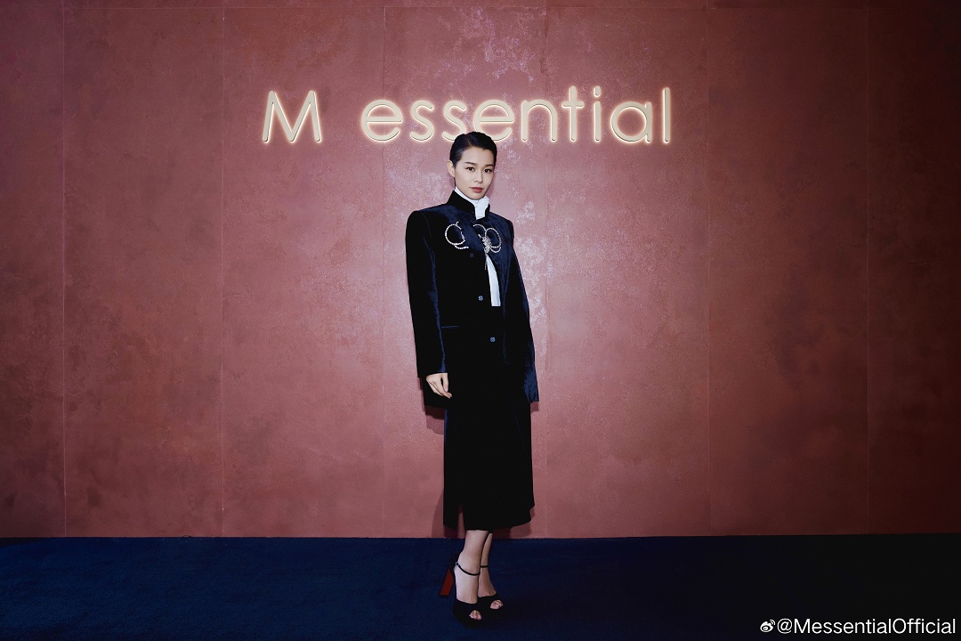 1731057172478389.jpg 02 明星同款海報 2新.jpg