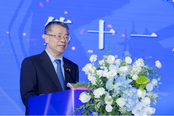 1745714190569553.png 2025行業兩會|東鵬整裝衛浴實力榮膺兩項大獎282.png